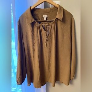 Lori Goldstein Olive, peasant style collared top/blouse, light weight, size xl